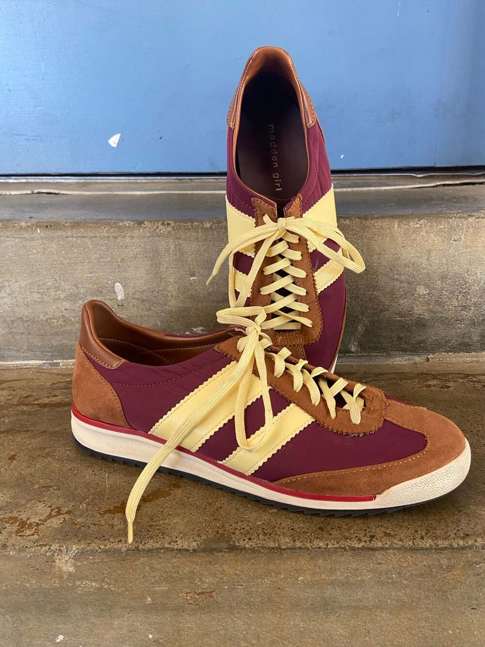 Madden Girl Jumper Retro Jogger in burgundy/brown colorway w/ yellow accents